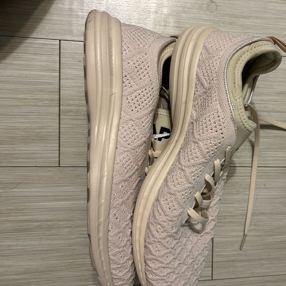 Like New APL Techloom Phantom Tennis Shoes - Picture 11 of 12